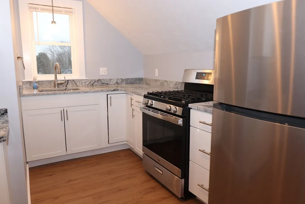 2 bed, 1 bath apartment for rent at 73 Everett St Unit 3, Middleboro — photo 2 of 17