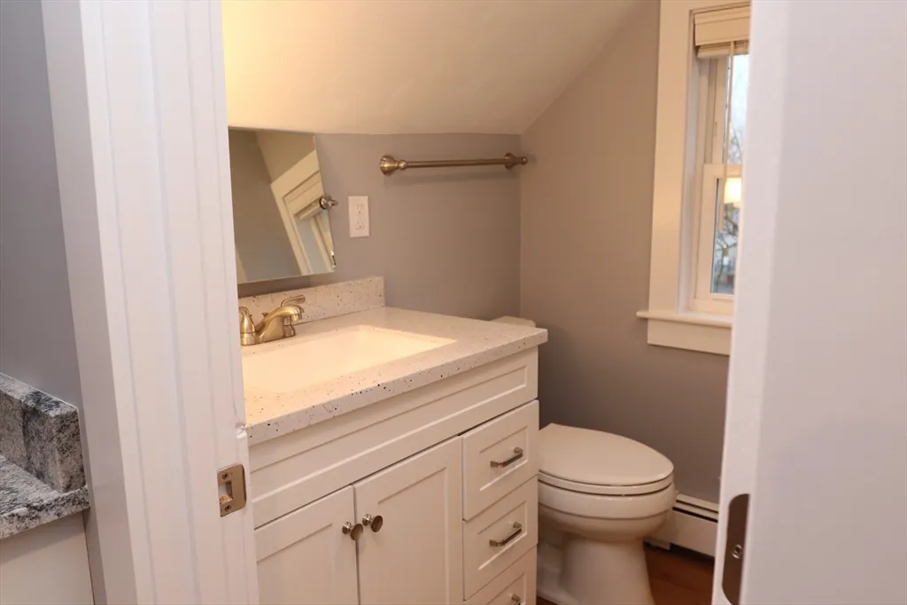 2 bed, 1 bath apartment for rent at 73 Everett St Unit 3, Middleboro — photo 4 of 17