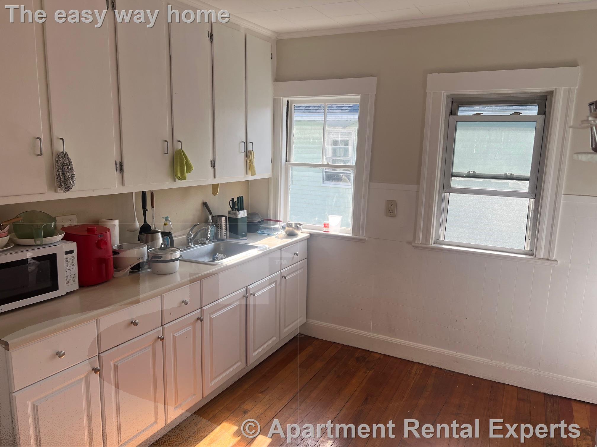 3 bed, 1 bath apartment for rent at 73 Frederick Ave Unit 2, Tufts — photo 5 of 18