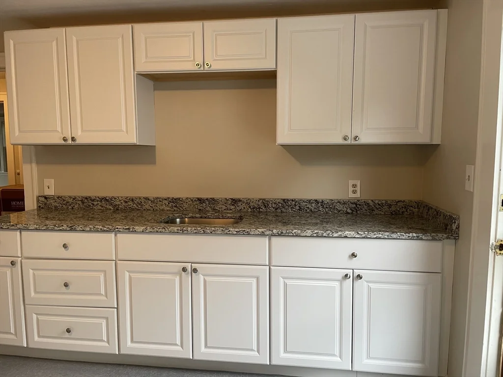 2 bed, 1 bath apartment for rent at 73 Fuller St Unit 2, South Waltham — photo 2 of 10