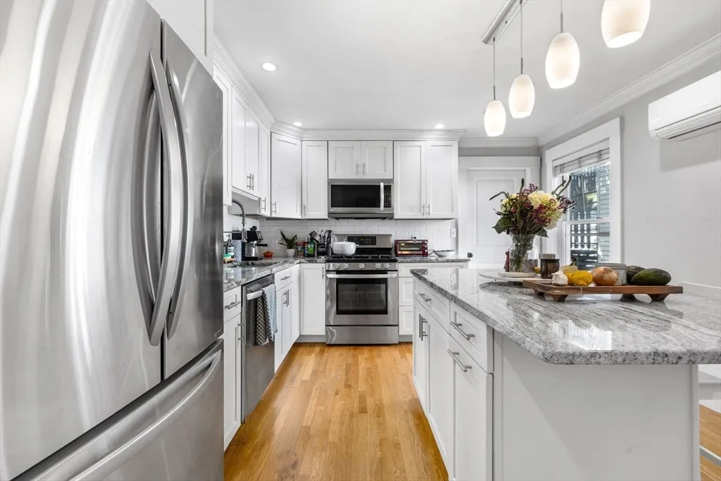 2 bed, 2 bath apartment for rent at 73 G St Unit 2, South Boston — photo 4 of 19