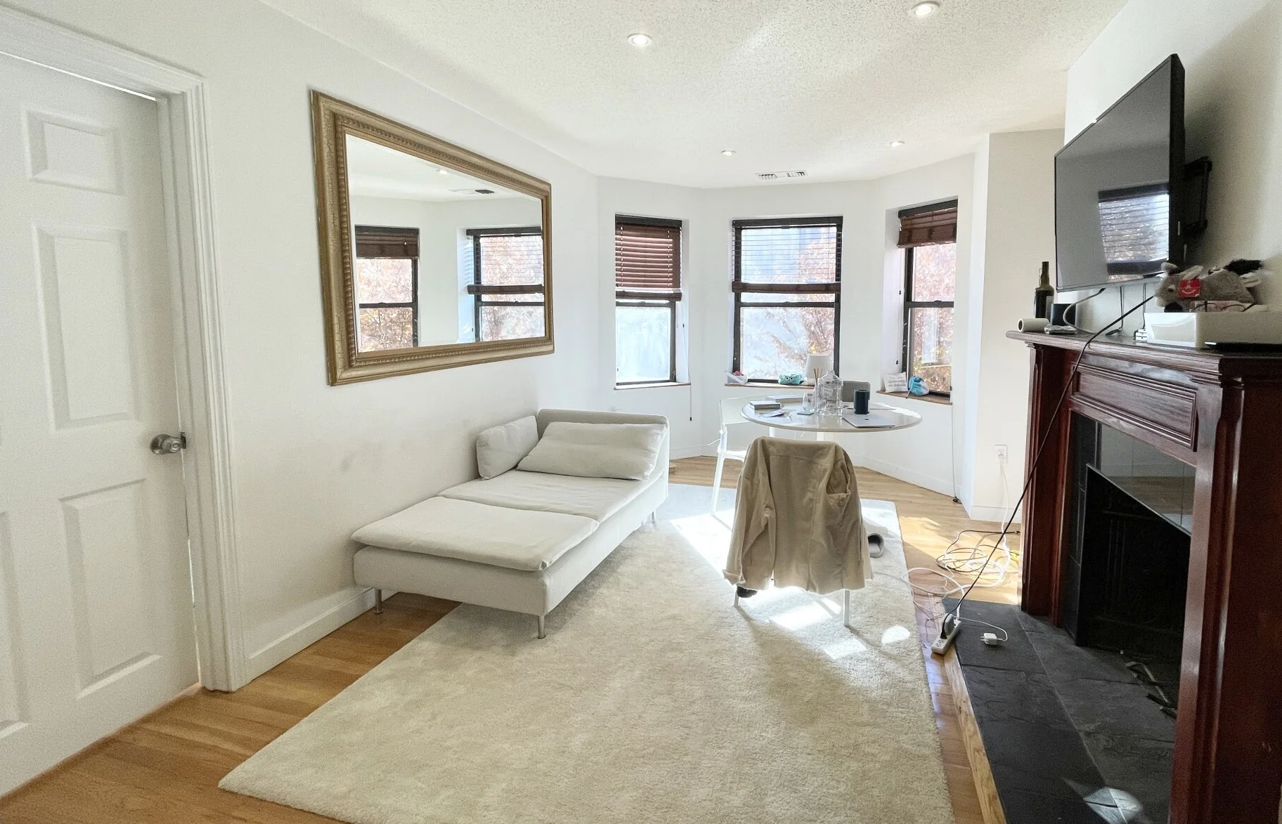 1 bed, 1 bath apartment for rent at 73 Gainsborough St Unit 201, Fenway — photo 2 of 7