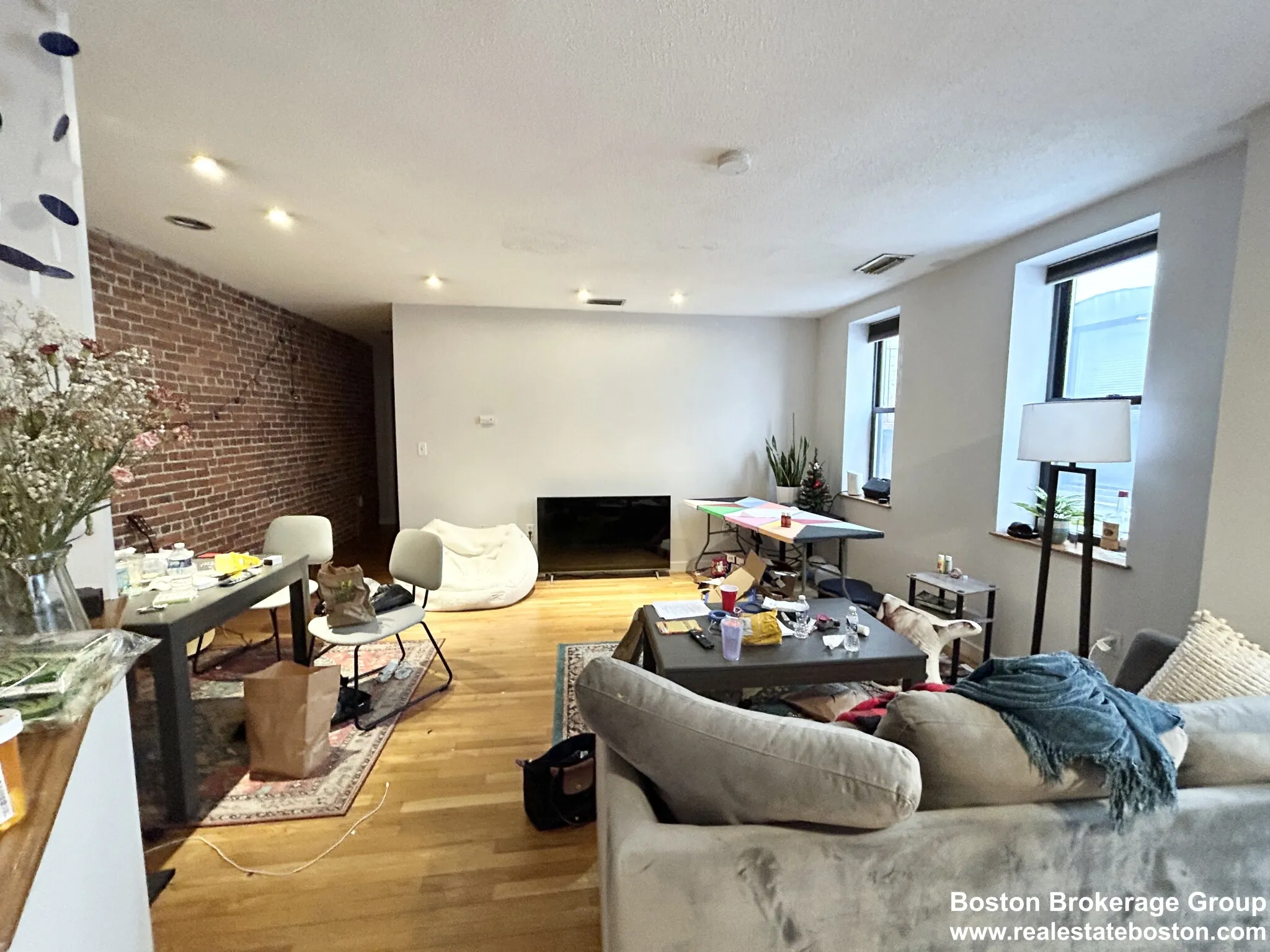 1 bed, 1 bath apartment for rent at 73 Gainsborough St Unit 202, Fenway — photo 2 of 7