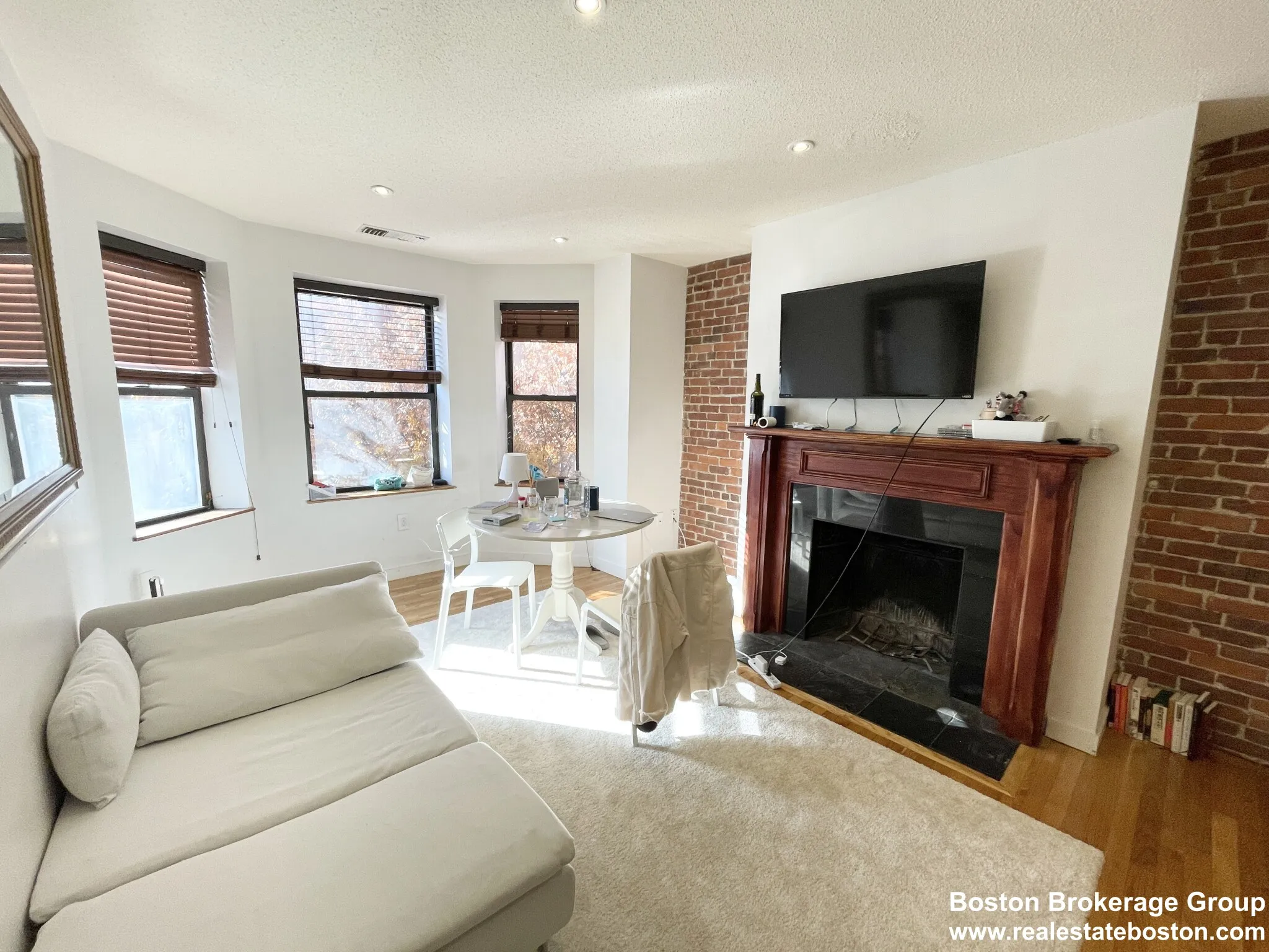 1 bed, 1 bath apartment for rent at 73 Gainsborough St Unit U#201, Fenway — photo 3 of 7