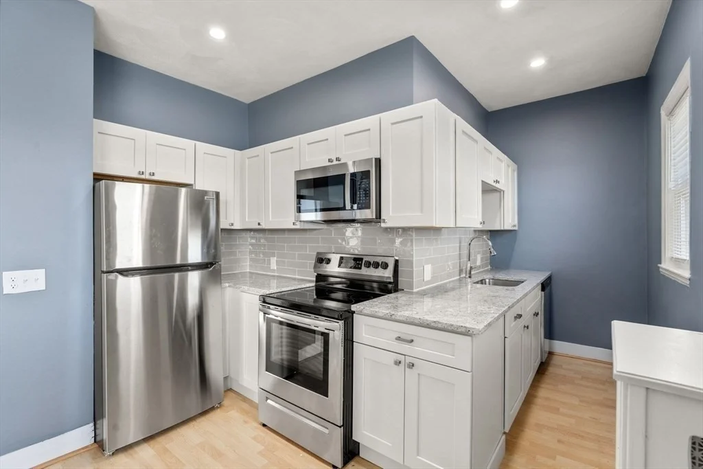 2 bed, 1 bath apartment for rent at 73 Grovers Ave Unit 1, Winthrop — photo 3 of 13