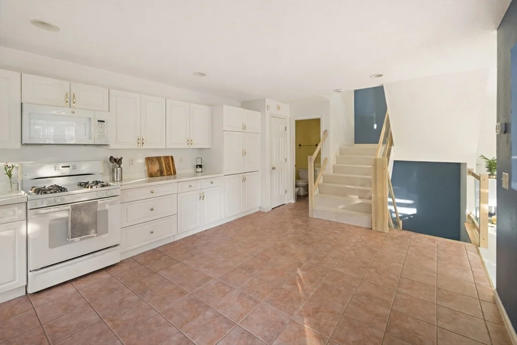 2 bed, 2 bath apartment for rent at 73 Half Crown Cir Unit 73, Ashland — photo 8 of 22