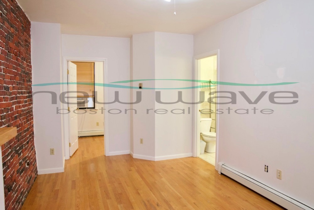 1 bed, 1 bath apartment for rent at 73 Hudson St Unit 1, Chinatown — photo 3 of 9