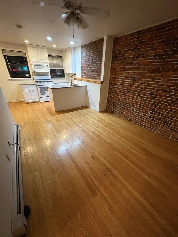 1 bed, 1 bath apartment for rent at 73 Hudson St Unit 3, Chinatown