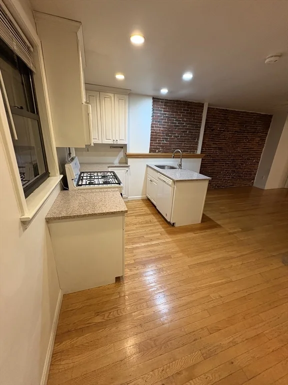 1 bed, 1 bath apartment for rent at 73 Hudson St Unit 3, Chinatown — photo 3 of 10