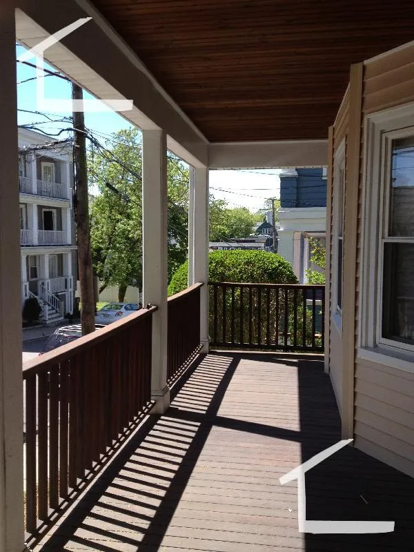 5 bed, 2 bath apartment for rent at 73 Leicester St Unit 2, Oak Square — photo 4 of 7