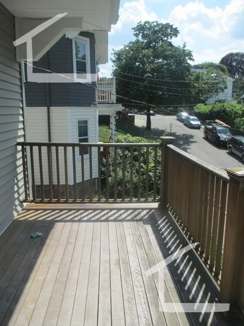 5 bed, 2 bath apartment for rent at 73 Leicester St Unit 2, Oak Square — photo 7 of 7