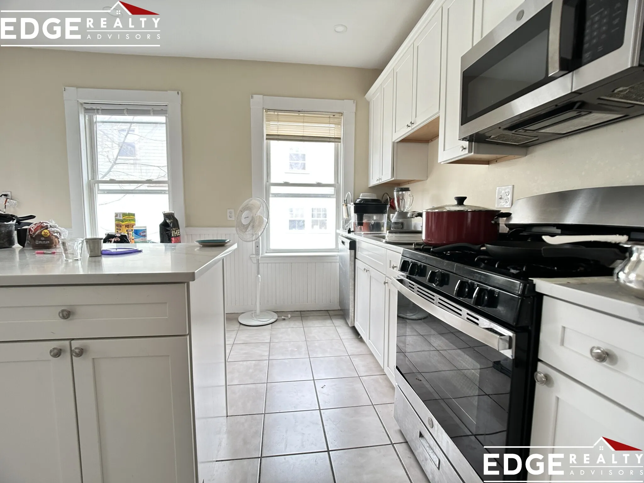 5 bed, 2 bath apartment for rent at 73 Leicester St Unit 2, Oak Square