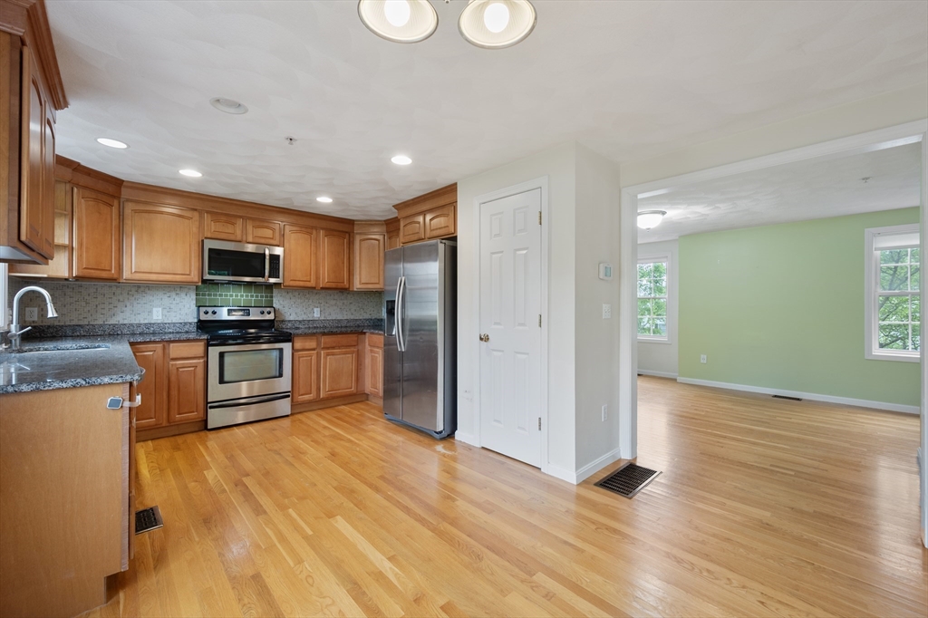 2 bed, 1 bath apartment for rent at 73 Liberty St Unit 3, Danvers — photo 16 of 32