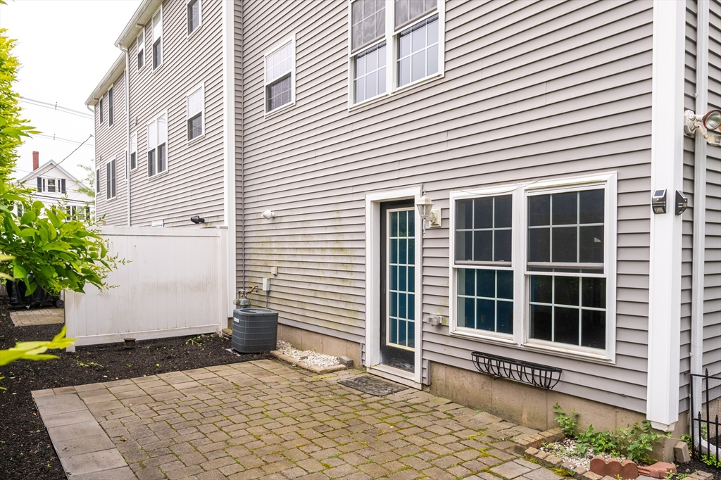 2 bed, 1 bath apartment for rent at 73 Liberty St Unit 3, Danvers — photo 8 of 32
