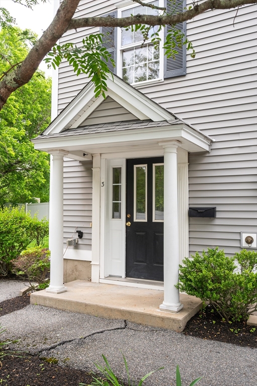 2 bed, 1 bath apartment for rent at 73 Liberty St Unit 3, Danvers — photo 3 of 32