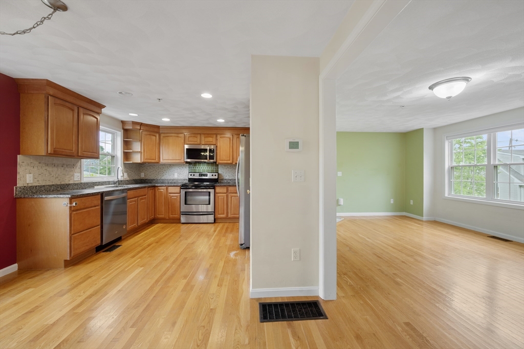 2 bed, 1 bath apartment for rent at 73 Liberty St Unit 3, Danvers — photo 13 of 32