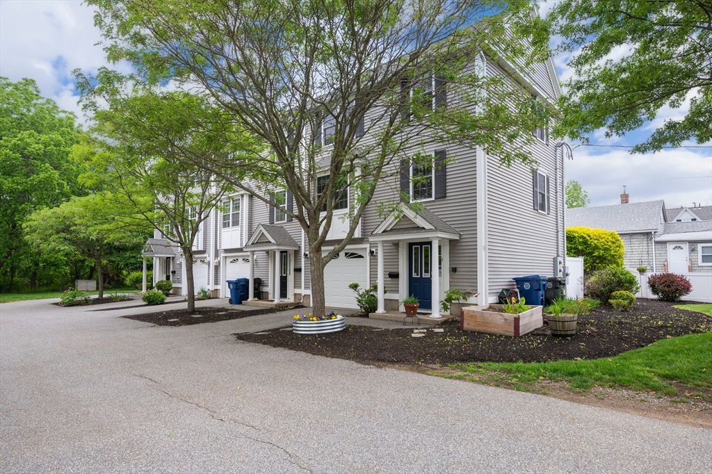 2 bed, 1 bath apartment for rent at 73 Liberty St Unit 3, Danvers — photo 4 of 32