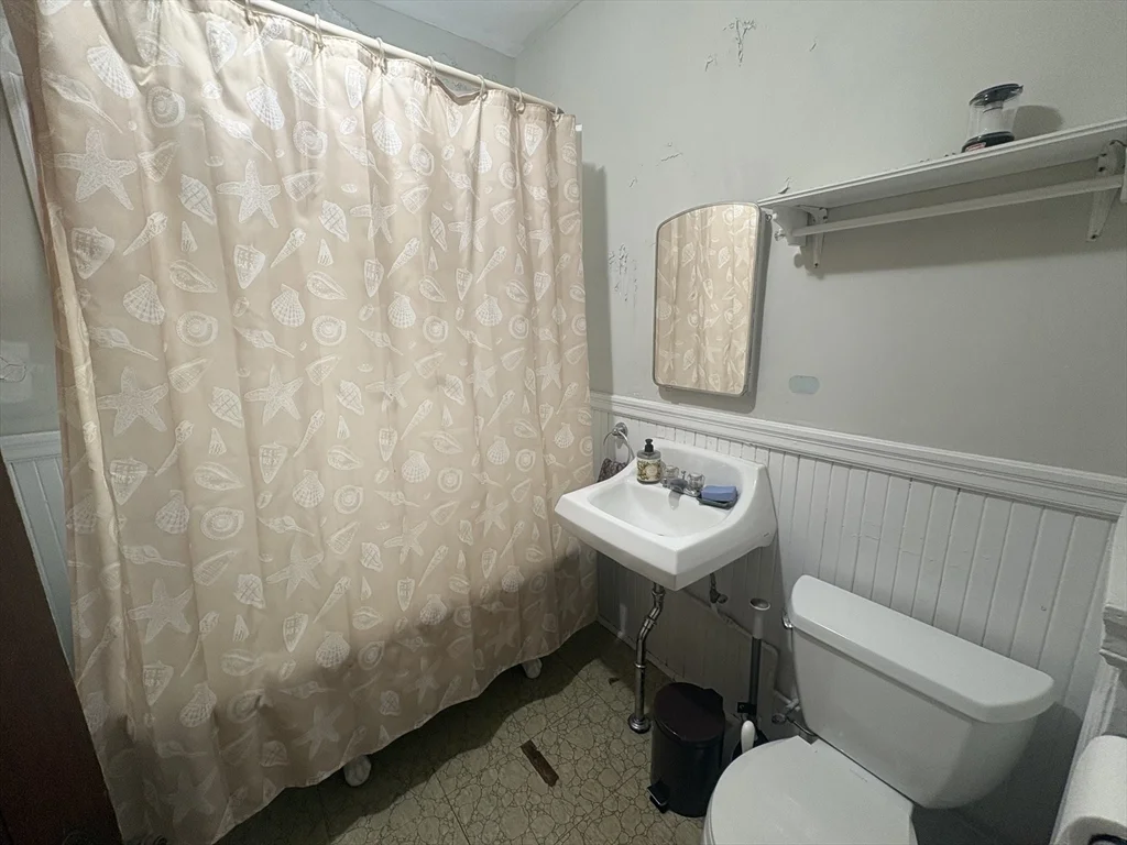 2 bed, 1 bath apartment for rent at 73 Marlboro St Unit 3, Belmont — photo 19 of 22