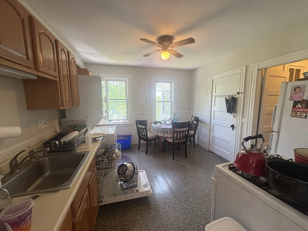 2 bed, 1 bath apartment for rent at 73 Marlboro St Unit 3, Belmont — photo 4 of 22