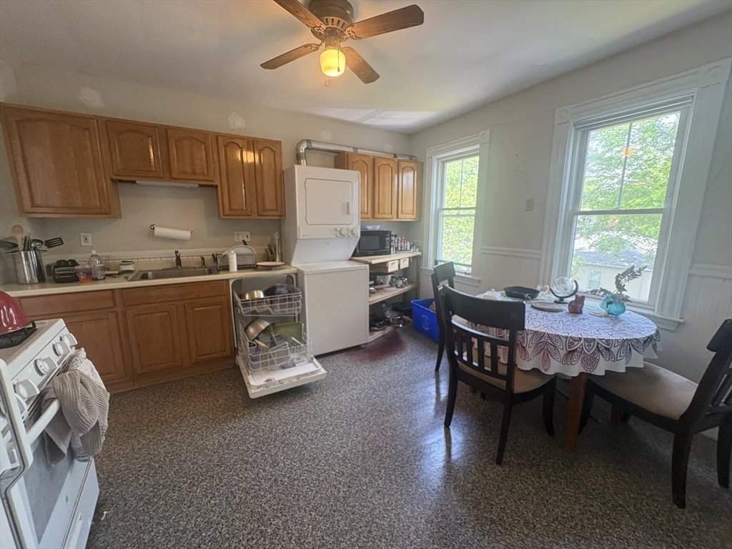 2 bed, 1 bath apartment for rent at 73 Marlboro St Unit 3, Belmont — photo 2 of 22