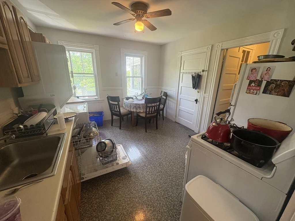 2 bed, 1 bath apartment for rent at 73 Marlboro St Unit 3, Belmont — photo 3 of 22