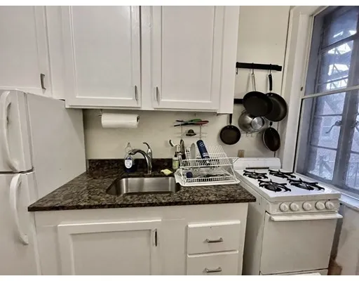 1 bed, 1 bath apartment for rent at 73 Martin St Unit 46, Neighborhood Nine — photo 7 of 12