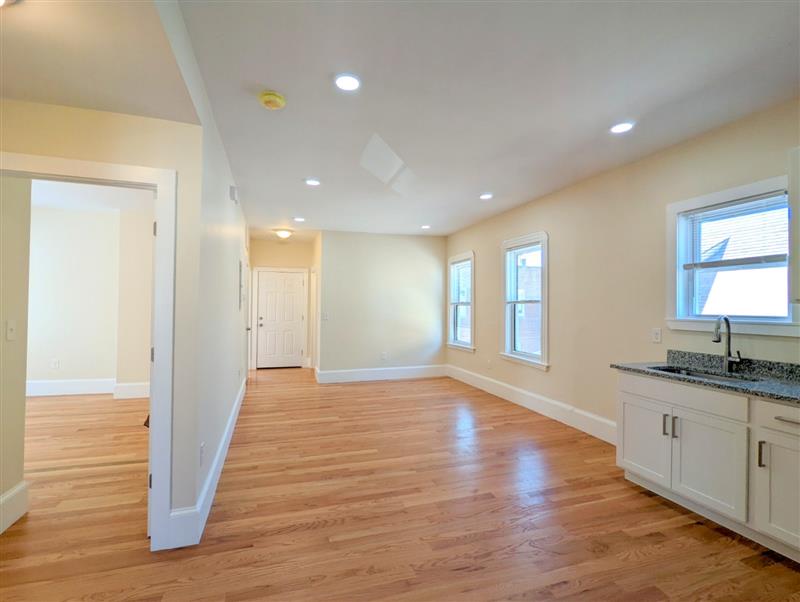3 bed, 2 bath apartment for rent at 71-73 Merriam St Unit 3, Ward Two — photo 9 of 21