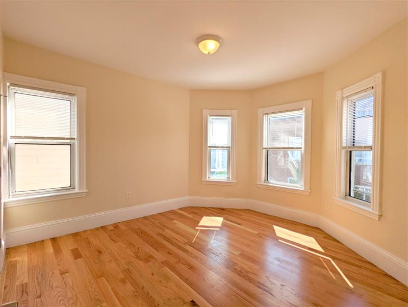 3 bed, 2 bath apartment for rent at 71-73 Merriam St Unit 3, Ward Two — photo 6 of 21