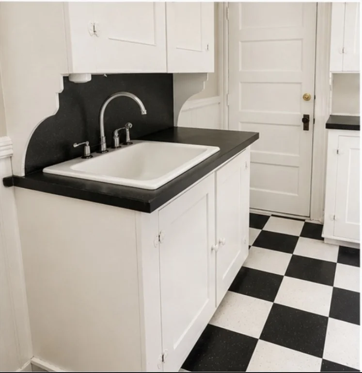 2 bed, 1 bath apartment for rent at 73 Moore Ave Unit 3, Tatnuck — photo 5 of 8
