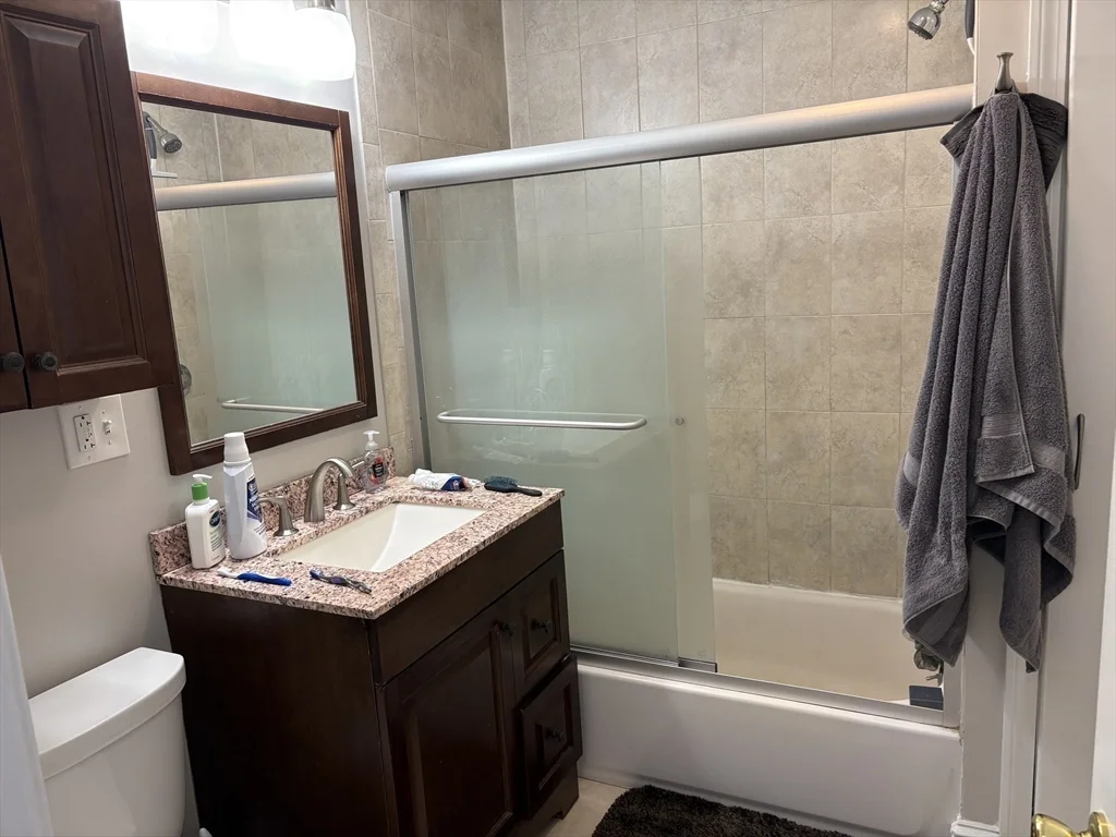 2 bed, 1 bath apartment for rent at 73 Nichols Ave Unit 2, Watertown — photo 8 of 9