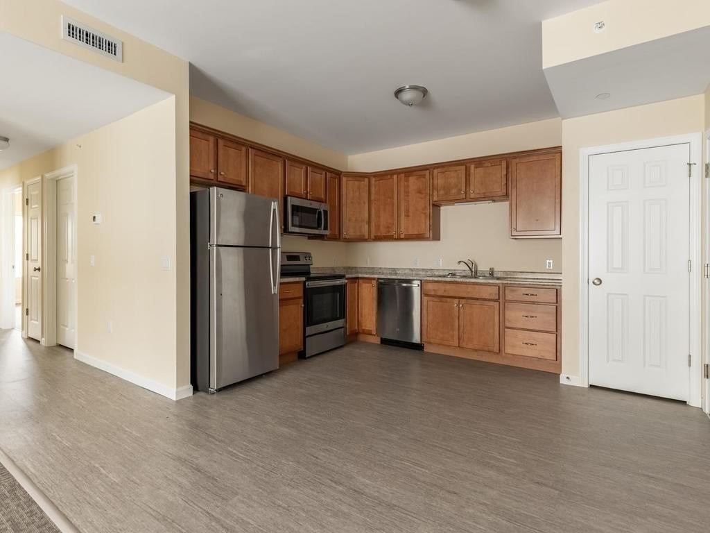 3 bed, 1 bath apartment for rent at 73 North Common Unit 10, Lynn Common — photo 30 of 30