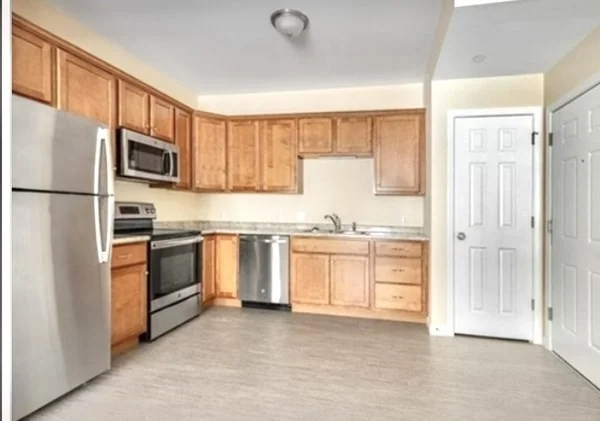 3 bed, 1 bath apartment for rent at 73 North Common Unit 11, Lynn Common — photo 7 of 16