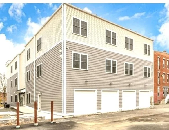 3 bed, 1 bath apartment for rent at 73 North Common Unit 11, Lynn Common — photo 2 of 16