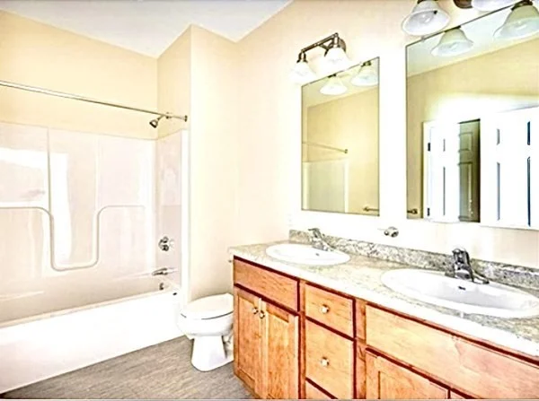 3 bed, 1 bath apartment for rent at 73 North Common Unit 11, Lynn Common — photo 11 of 16