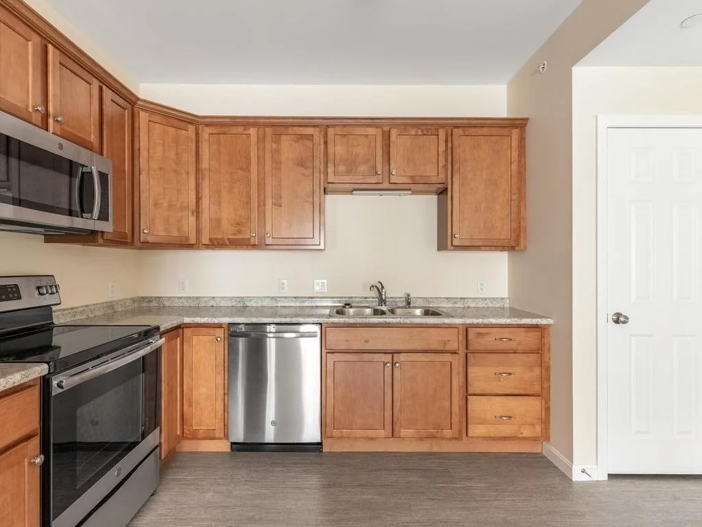 3 bed, 1 bath apartment for rent at 73 North Common Unit 9, Lynn Common — photo 3 of 30