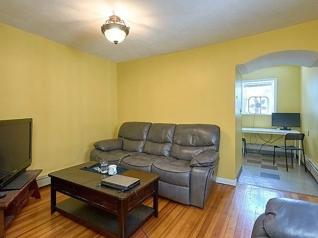 2 bed, 1 bath apartment for rent at 73 Oak St Unit 1, Union Square — photo 3 of 10