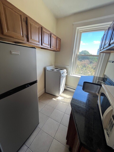 Studio bed, 1 bath apartment for rent at 73 Park Dr Unit 14, Fenway — photo 6 of 12