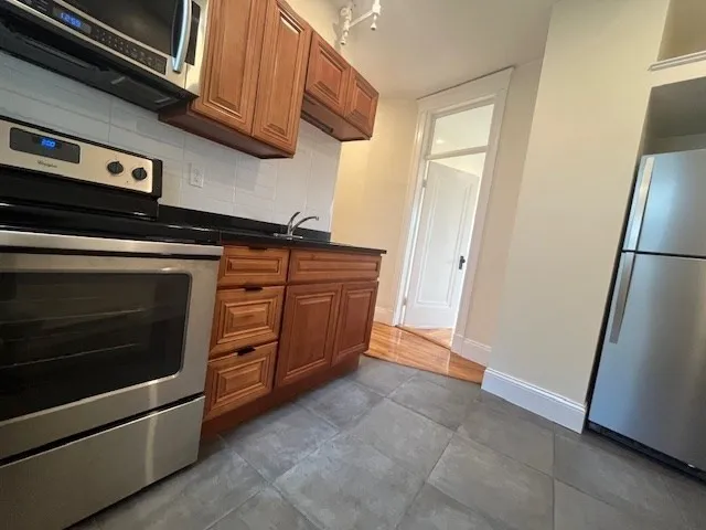 2 bed, 1 bath apartment for rent at 73 Park Dr Unit 15, Fenway