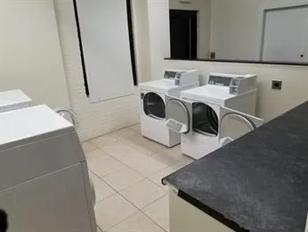 2 bed, 1 bath apartment for rent at 73 Park Dr Unit 1R, Fenway — photo 7 of 8