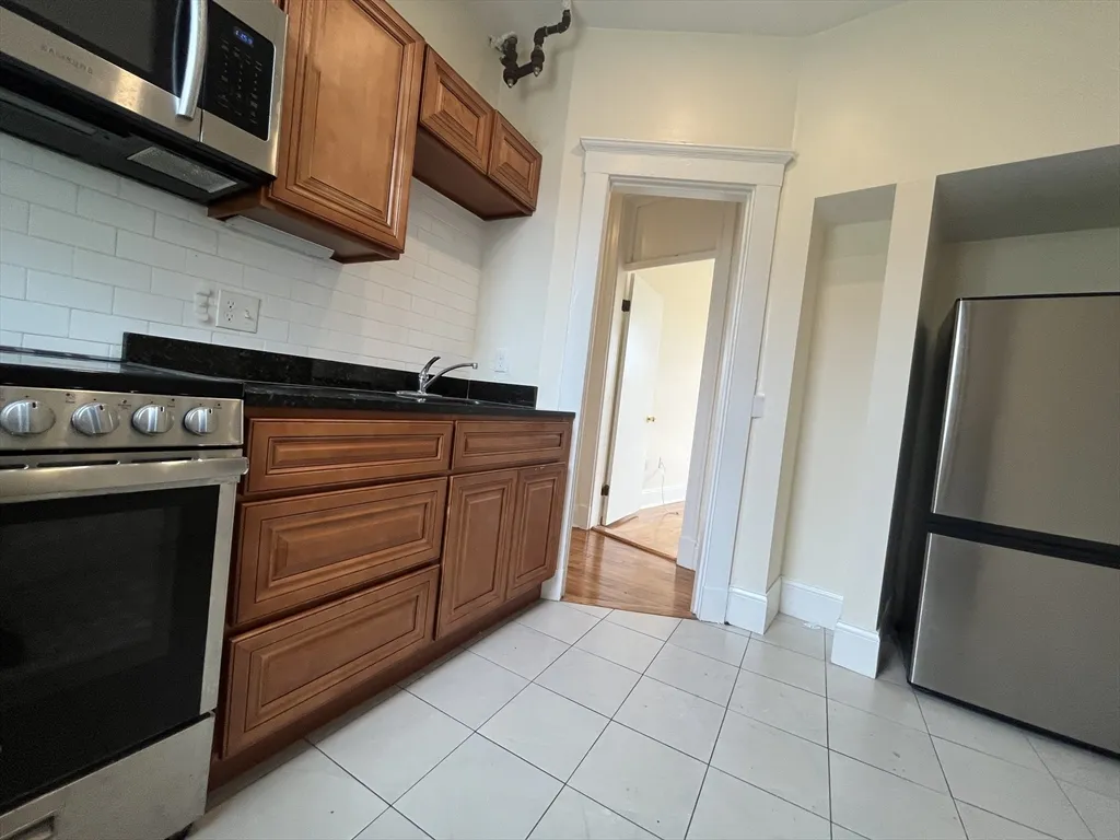 2 bed, 1 bath apartment for rent at 73 Park Dr Unit 21, Fenway — photo 2 of 7