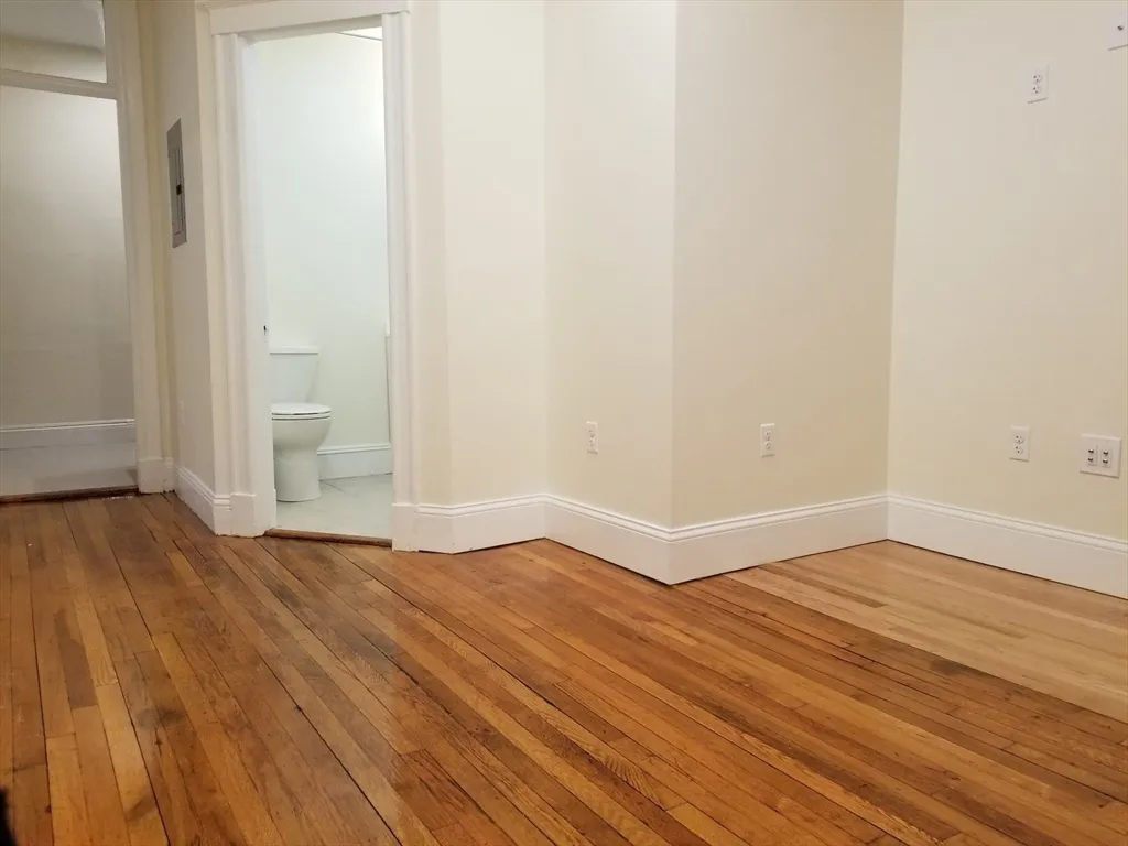 2 bed, 1 bath apartment for rent at 73 Park Dr Unit 5, Fenway — photo 4 of 8