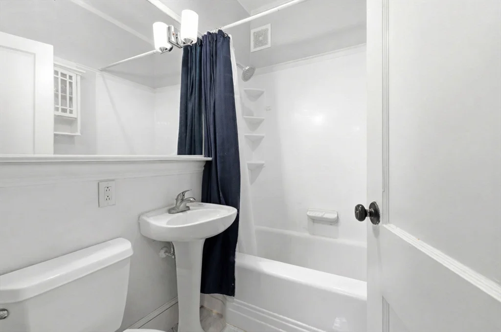 1 bed, 1 bath apartment for rent at 73 Parkman St Unit 1, Coolidge Corner — photo 7 of 10