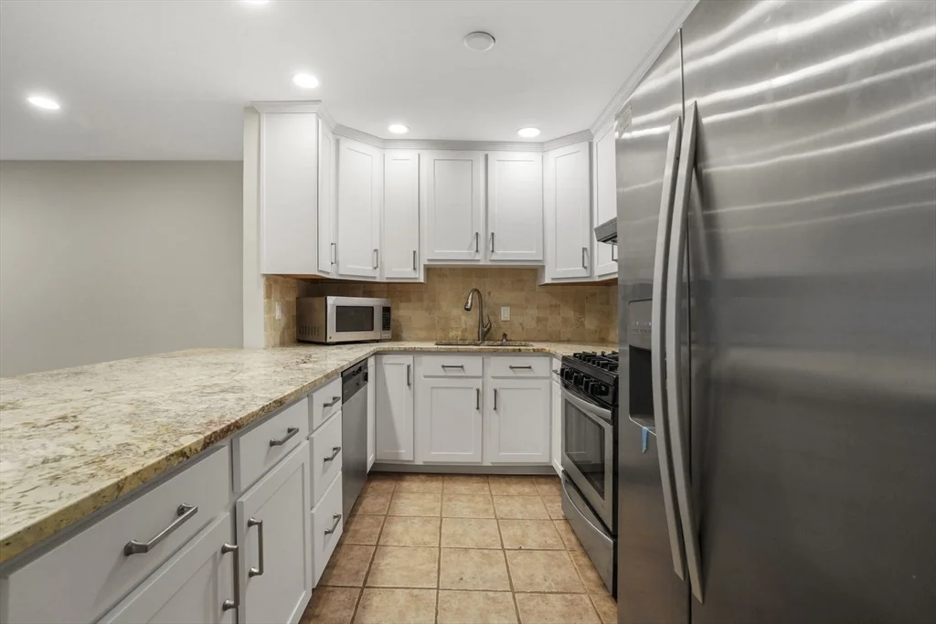 1 bed, 1 bath apartment for rent at 73 Rutland St Unit 1, South End — photo 5 of 17