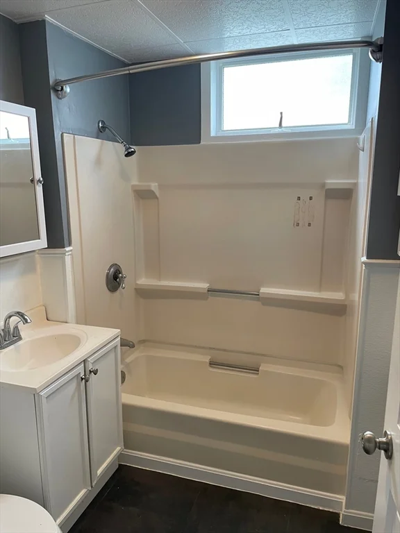 2 bed, 1 bath apartment for rent at 73 School St Unit 3, Salem — photo 13 of 15