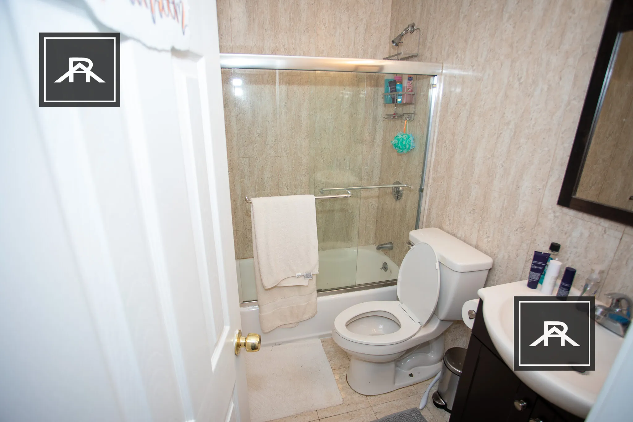 3 bed, 2 bath apartment for rent at 73 Thatcher St Unit 001, North Brookline — photo 8 of 15