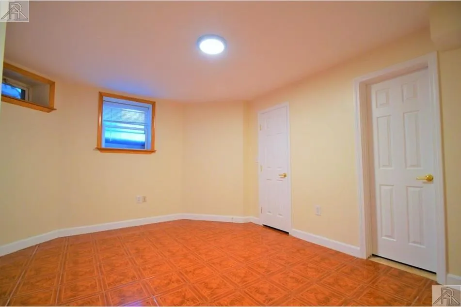 2 bed, 2 bath apartment for rent at 73 Thatcher St Unit 002, North Brookline — photo 10 of 14