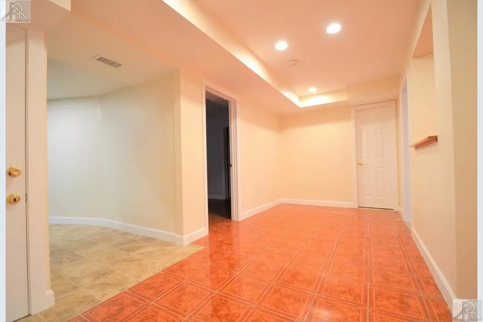 2 bed, 2 bath apartment for rent at 73 Thatcher St Unit 002, North Brookline — photo 13 of 14