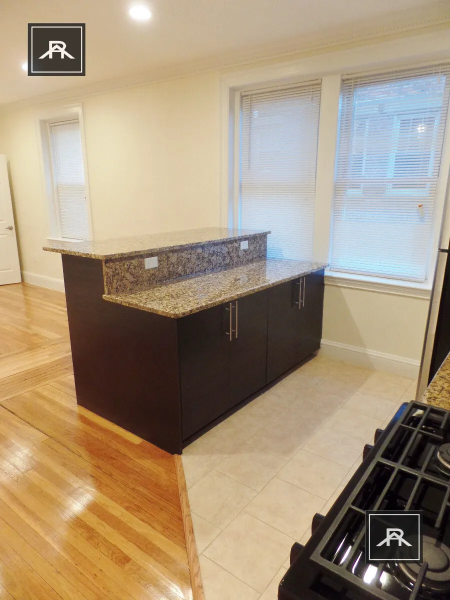4 bed, 2 bath apartment for rent at 73 Thatcher St Unit 101, North Brookline — photo 4 of 7