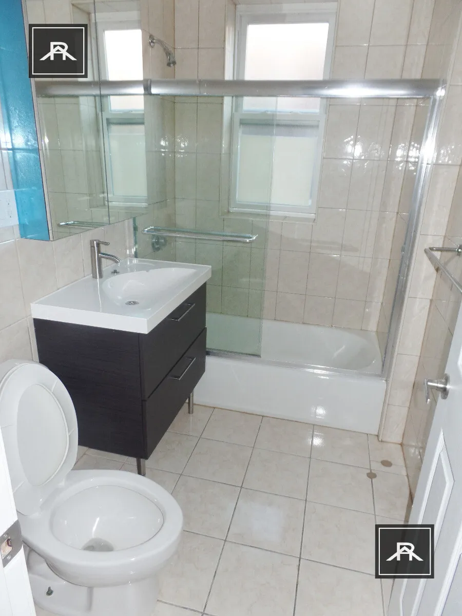 4 bed, 2 bath apartment for rent at 73 Thatcher St Unit 101, North Brookline — photo 3 of 7
