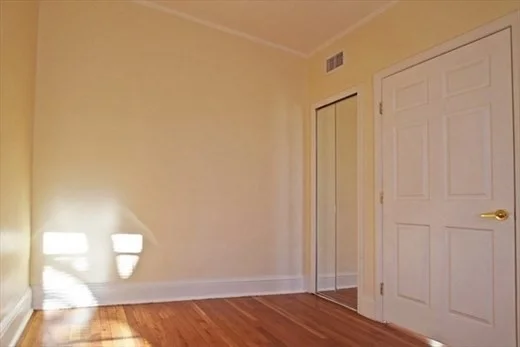 4 bed, 2 bath apartment for rent at 73 Thatcher St Unit 302, Coolidge Corner — photo 6 of 12